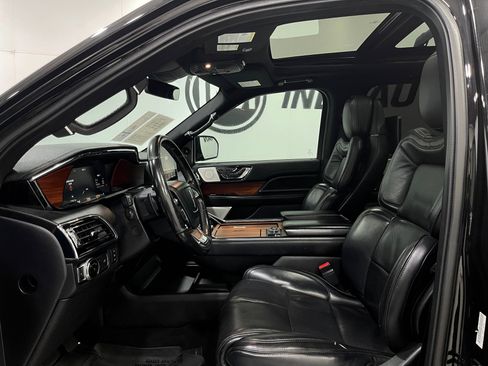Used 2019 Lincoln Navigator Reserve AWD/4WD image 13