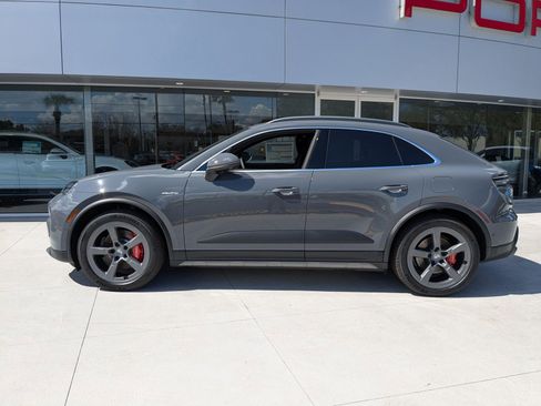 New 2025 Porsche Macan 4S Electric AWD/4WD image 2