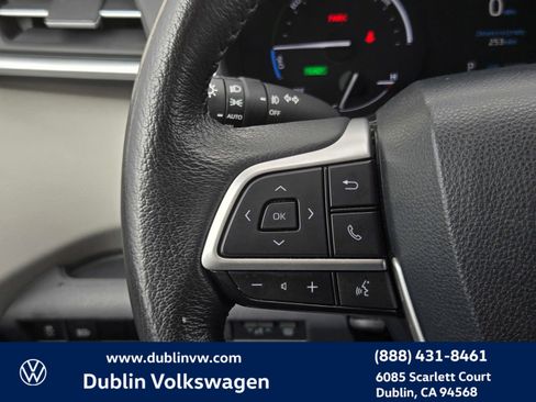 Used 2024 Toyota Sienna XLE image 23