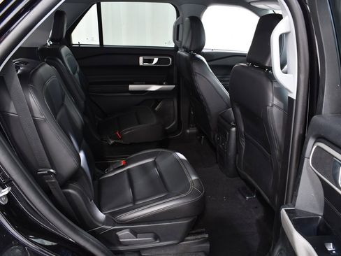 Used 2023 Ford Explorer XLT w/ Equipment Group 202A image 19
