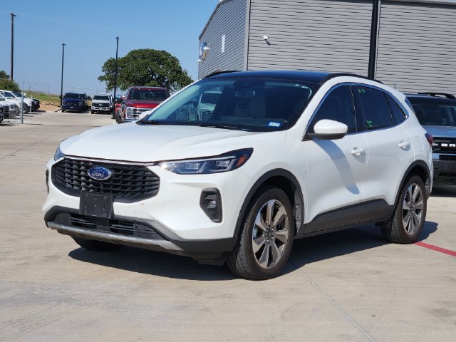 Used 2025 Ford Escape Platinum AWD/4WD image 4