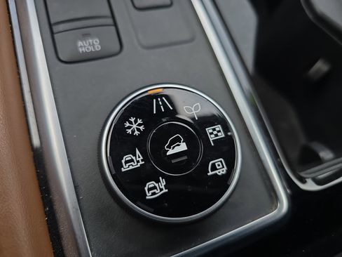 Used 2023 Nissan Pathfinder Platinum image 30