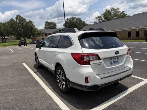 Used 2016 Subaru Outback 2.5i Limited AWD/4WD image 8