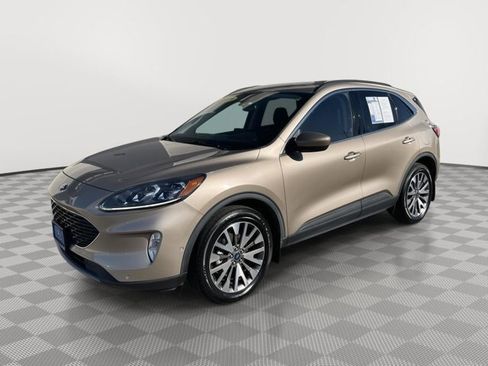 Certified 2021 Ford Escape Titanium w/ Class II Trailer Tow Package AWD/4WD image 3