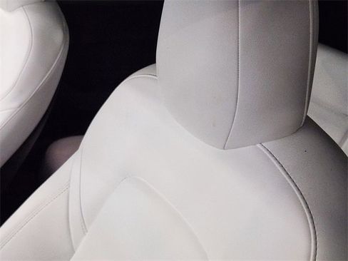 Used 2022 Tesla Model Y Performance image 14