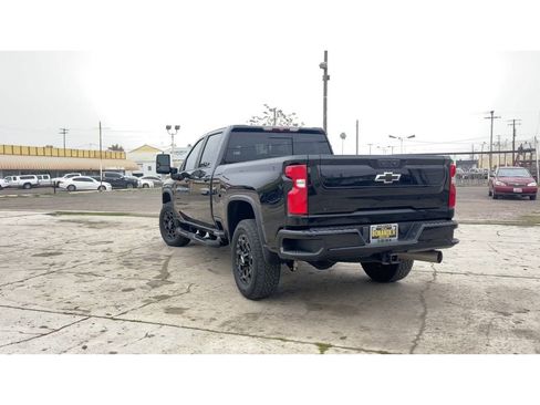 Used 2022 Chevrolet Silverado 2500 LTZ w/ LTZ Plus Package image 9