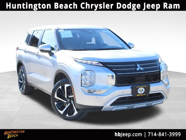 Used 2024 Mitsubishi Outlander SE AWD/4WD image 1