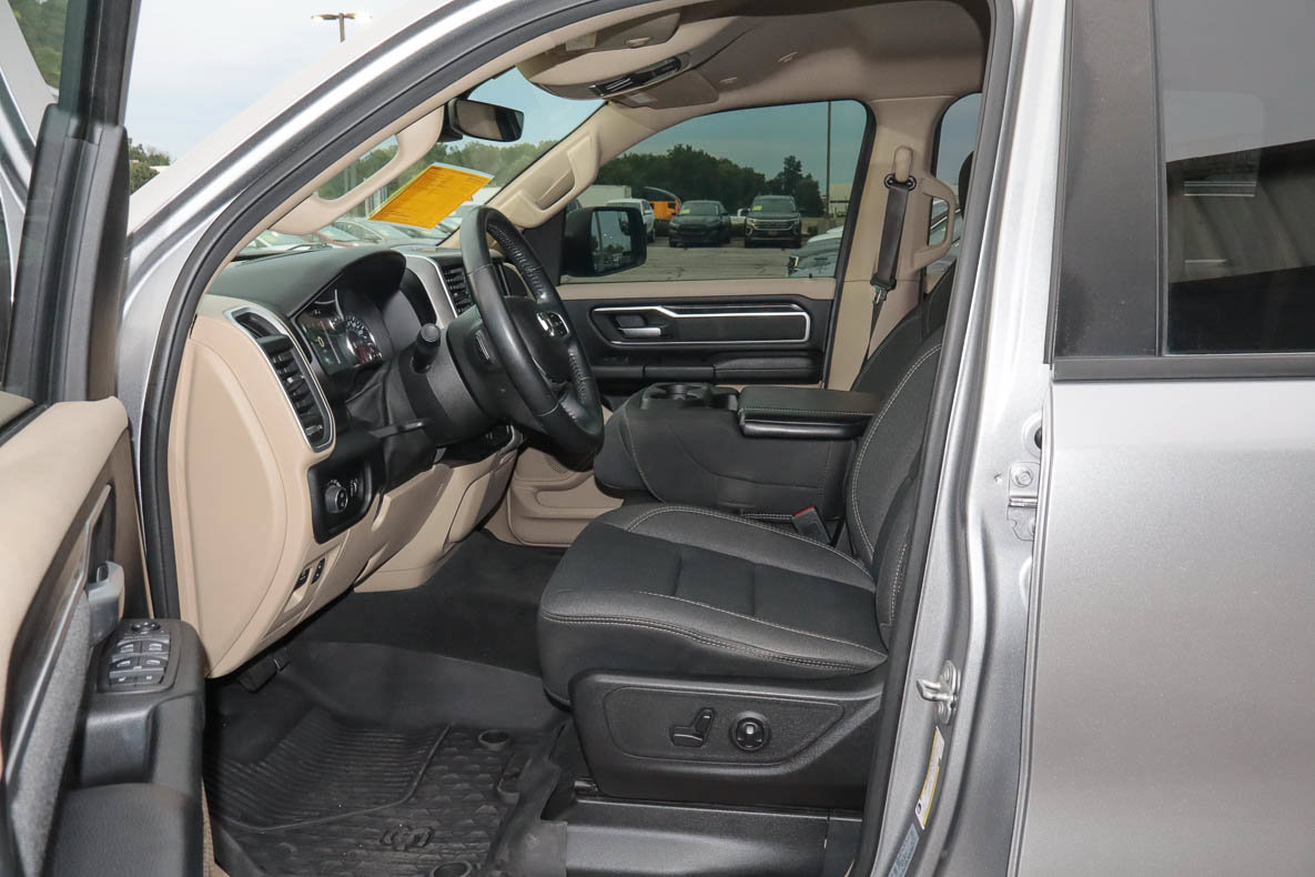 Used 2020 RAM 1500 Big Horn AWD/4WD image 7
