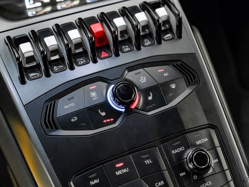 Used 2018 Lamborghini Huracan LP 580-2 image 98