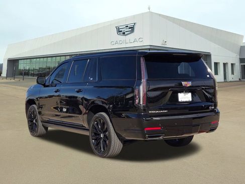 New 2026 Cadillac Escalade ESV Platinum Sport w/ LPO, ONYX Package image 4
