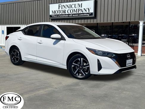 Used 2025 Nissan Sentra SV image 1