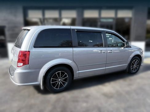 Used 2016 Dodge Grand Caravan SXT image 5