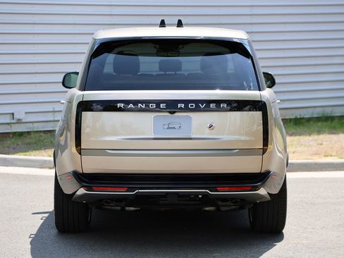 Used 2025 Land Rover Range Rover SE AWD/4WD image 6