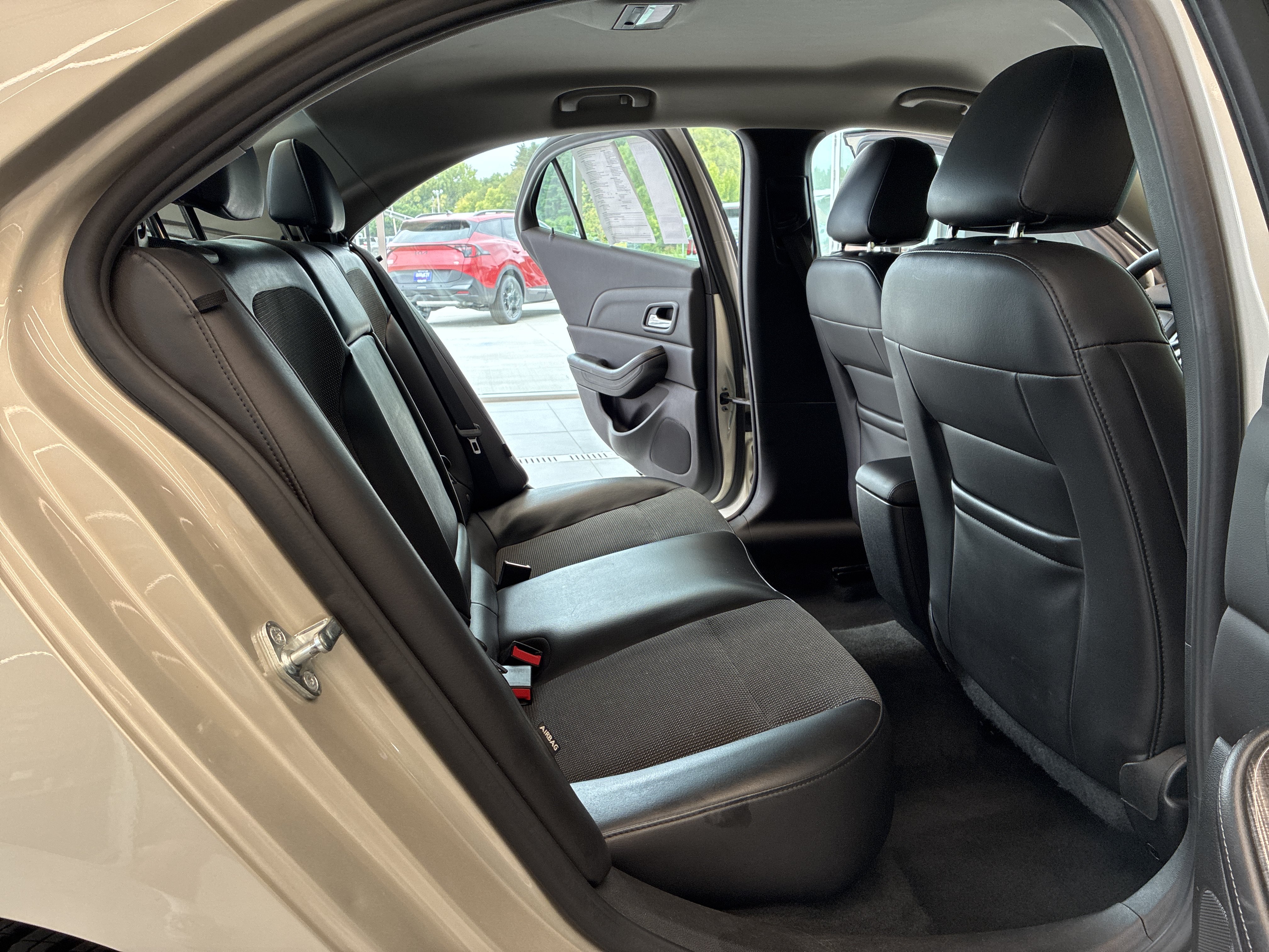 Used 2015 Chevrolet Malibu LT w/ Power Convenience Package FWD image 10
