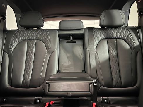 Used 2025 BMW X5 xDrive50e image 32