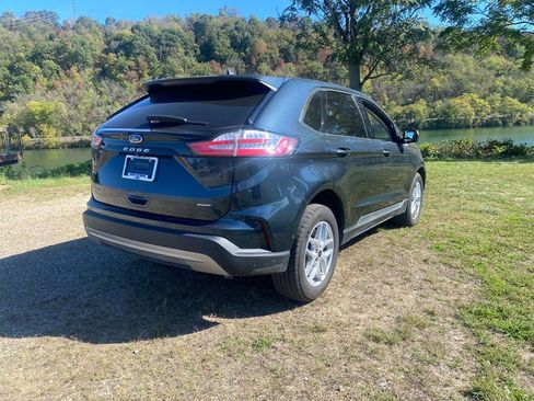 Used 2024 Ford Edge SEL w/ Convenience Package image 6