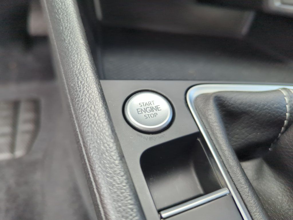 Used 2022 Volkswagen Jetta SE FWD image 44