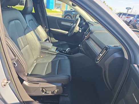 Used 2023 Volvo XC40 B4 Ultimate FWD image 20