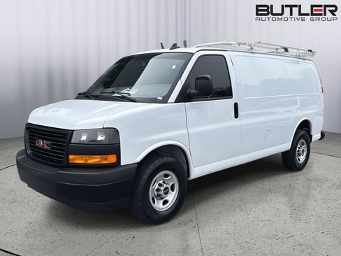 Used 2023 GMC Savana 2500 w/ Driver Convenience Package image 2