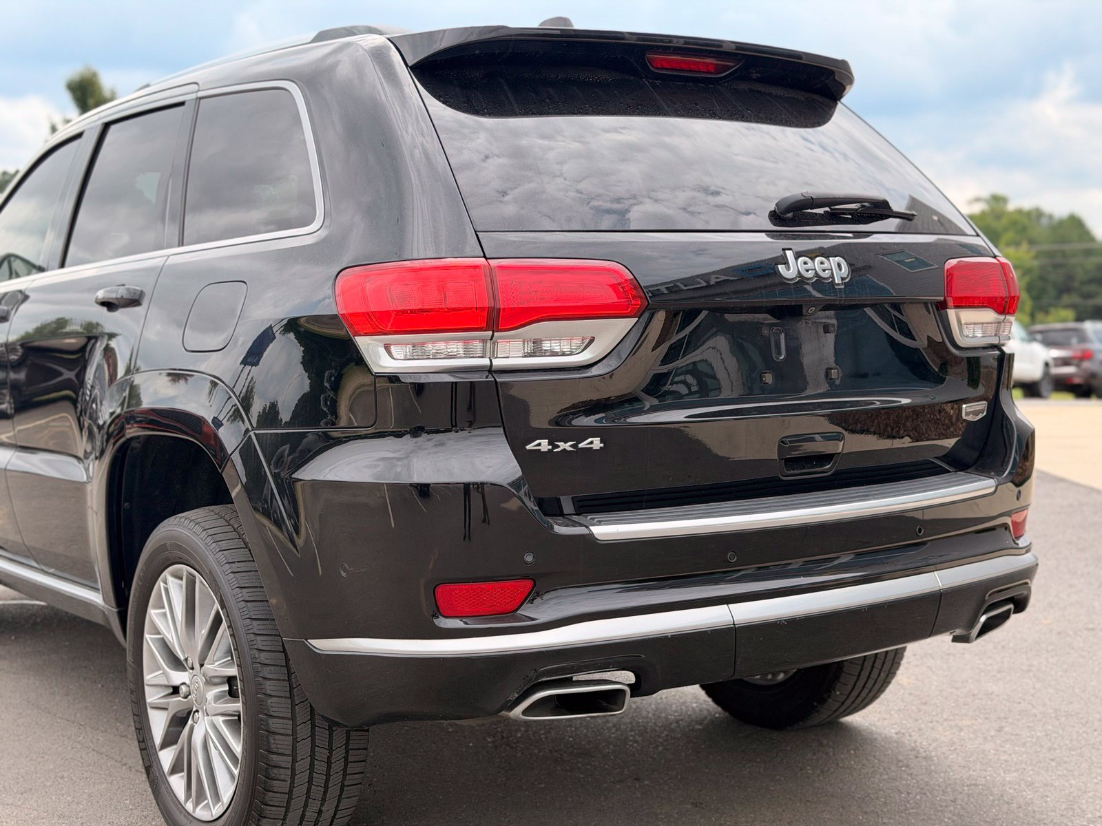 Used 2018 Jeep Grand Cherokee Summit w/ Platinum Series Group AWD/4WD image 15
