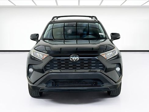 Used 2020 Toyota RAV4 XLE w/ XLE Grade Weather Package FWD image 2