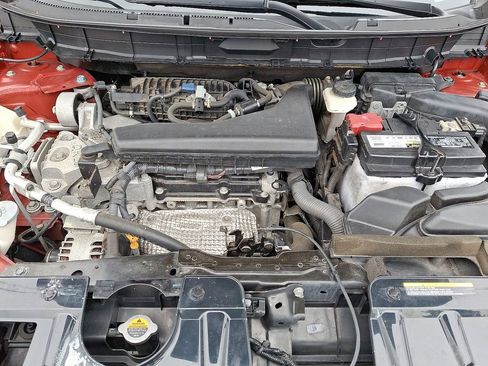 Used 2019 Nissan Rogue SV w/ Sun & Sound Touring Package image 28