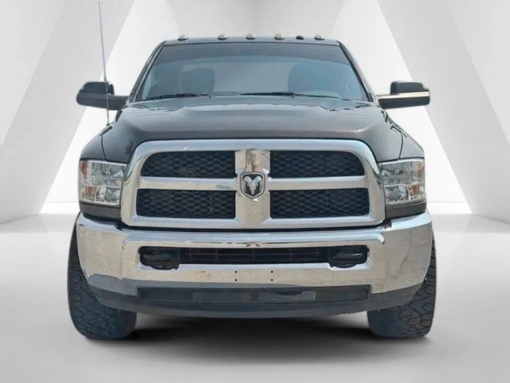 Used 2018 RAM 2500 Tradesman w/ Chrome Appearance Group AWD/4WD image 2