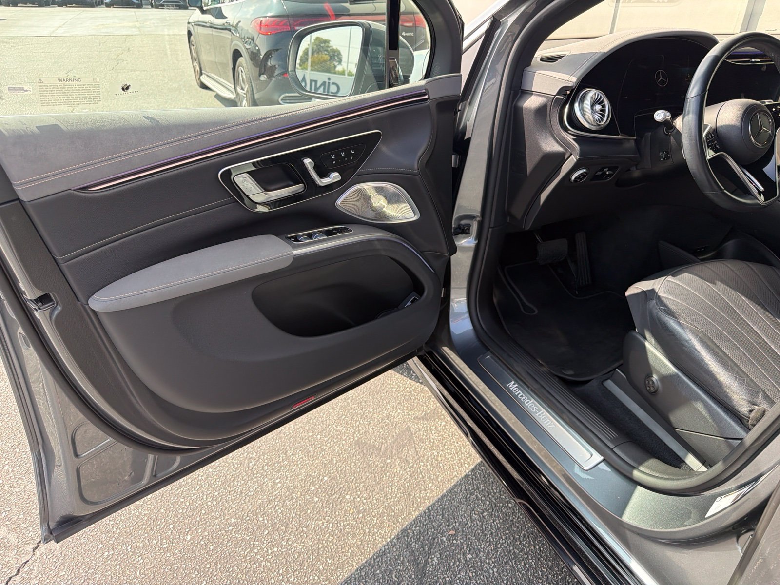 Used 2023 Mercedes-Benz EQS 580 4MATIC SUV image 7