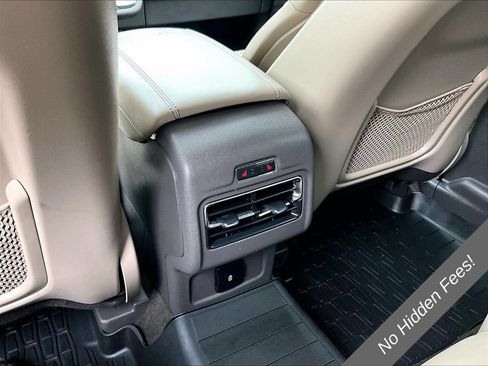 Used 2021 Lincoln Corsair AWD w/ Premium Package image 27