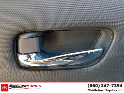 Used 2024 Nissan Frontier SV w/ SV Convenience Package image 11