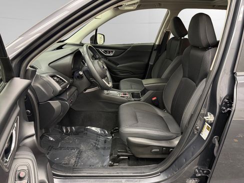 Used 2021 Subaru Forester Premium image 9