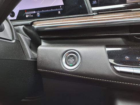 Used 2021 Cadillac Escalade Premium Luxury Platinum image 27