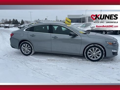 Used 2025 Chevrolet Malibu LT image 3