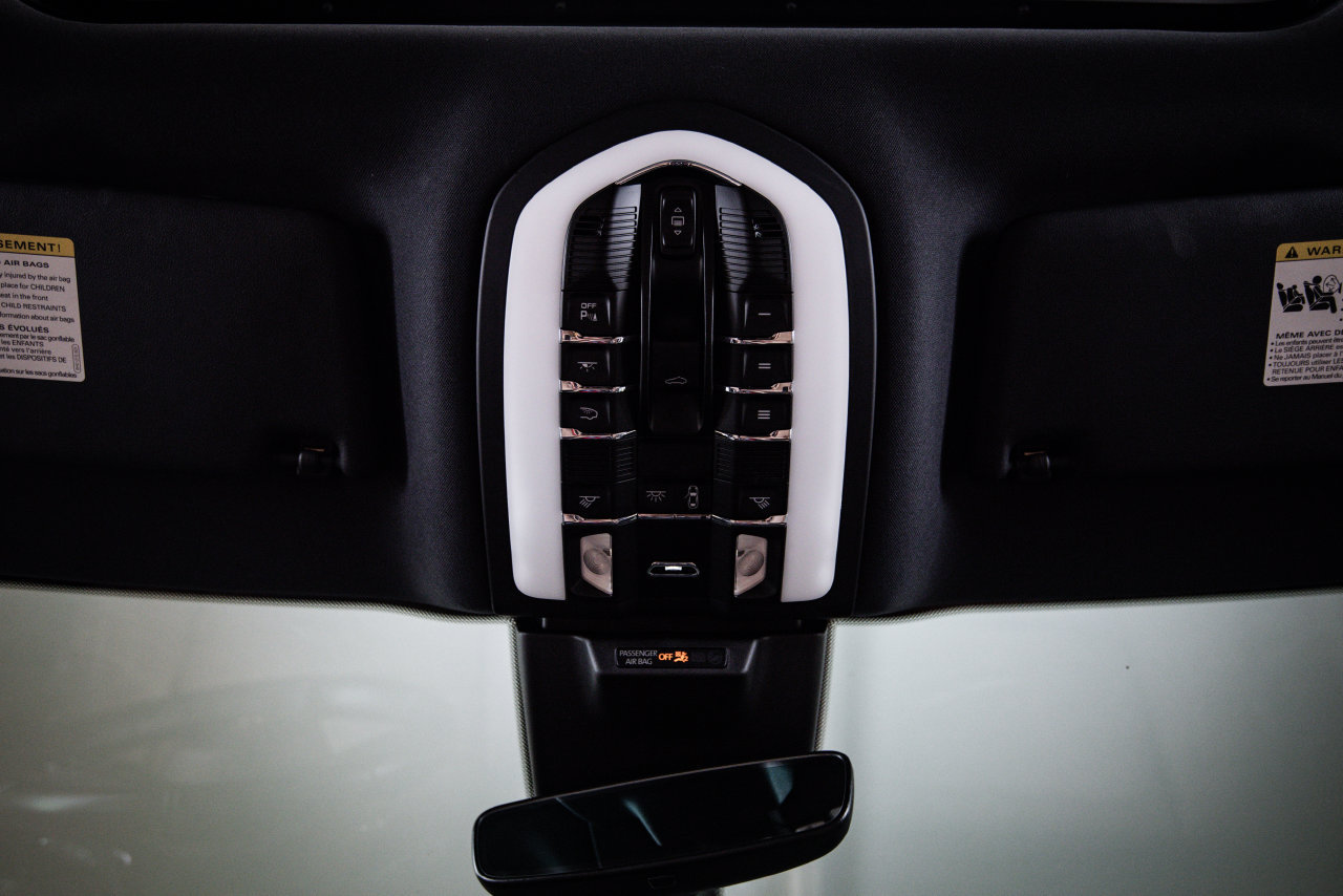 Certified 2024 Porsche Macan AWD/4WD image 20