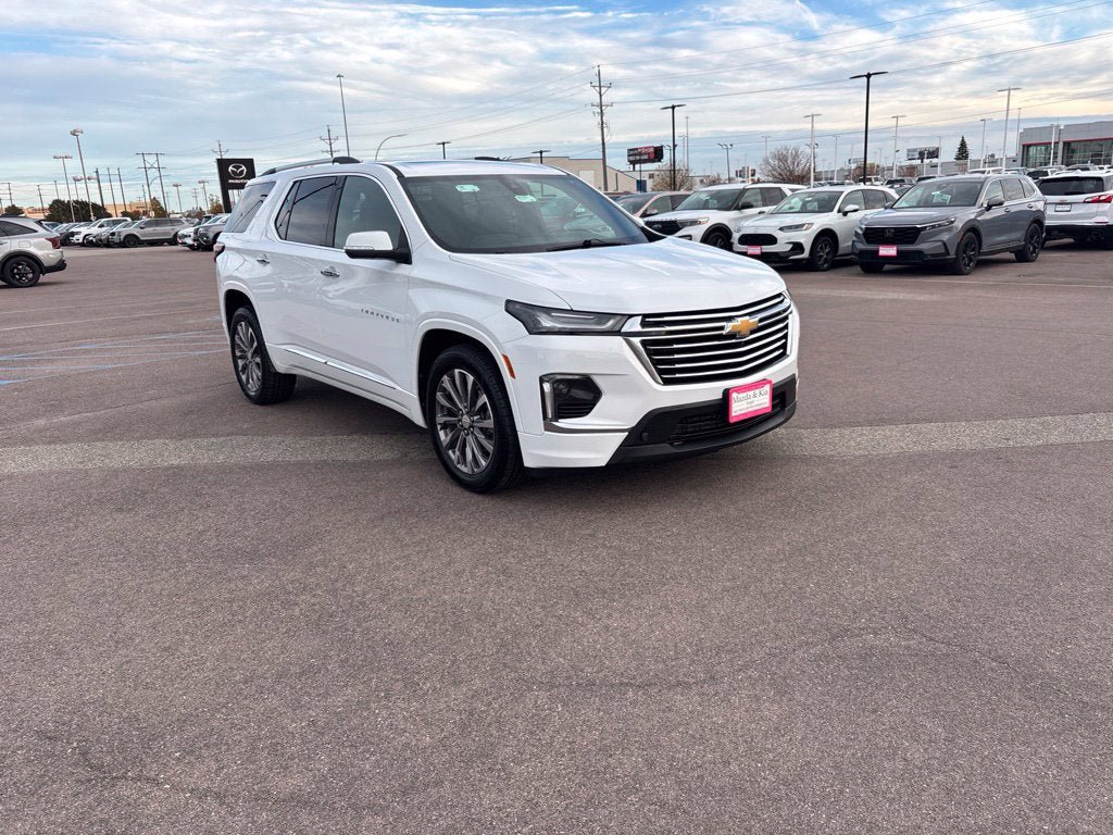 Used 2022 Chevrolet Traverse Premier AWD/4WD image 3