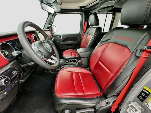 Used 2023 Jeep Wrangler Unlimited Rubicon 4xe AWD/4WD image 13