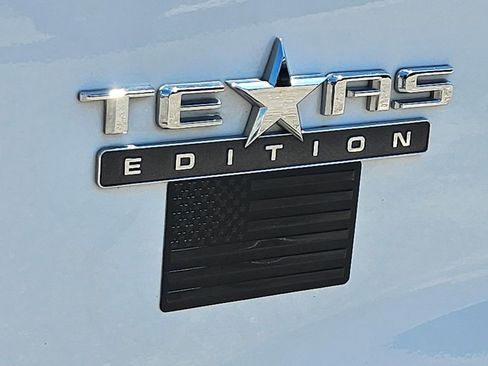 Used 2022 Chevrolet Silverado 1500 LT w/ Z71 Off-Road Package AWD/4WD image 23