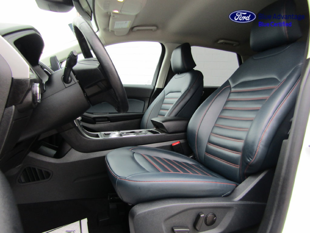 Used 2024 Ford Edge SEL w/ Sport Appearance Package AWD/4WD image 3