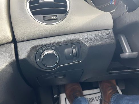 Used 2015 Chevrolet Cruze LS image 24