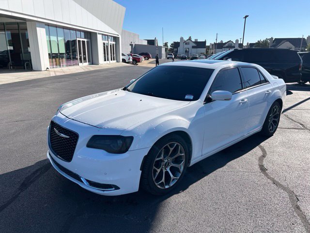 Used 2018 Chrysler 300 S w/ Safetytec Plus Group RWD image 2