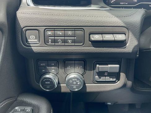 Used 2024 GMC Yukon Denali w/ Max Trailering Package AWD/4WD image 30