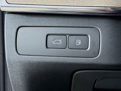 New 2026 Volvo XC90 T8 Plus w/ Protection Package Premier image 10