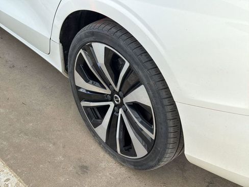 Used 2022 Volvo S60 B5 Inscription image 5