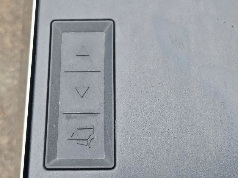 Used 2024 Tesla Cybertruck AWD Crew Cab image 84