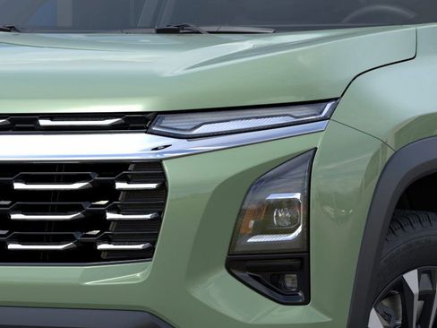 New 2025 Chevrolet Equinox LT w/ Safety and Technology Package image 10