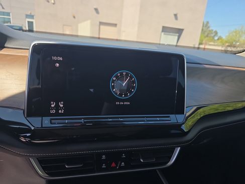 Used 2024 Volkswagen Atlas SE image 12