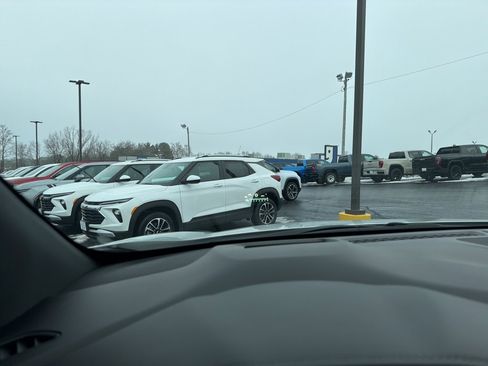 Used 2024 Buick Enclave Avenir w/ Avenir Technology Package image 18