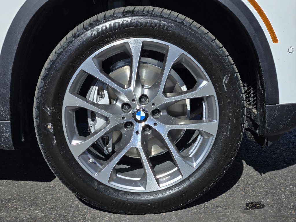Certified 2026 BMW X5 xDrive40i w/ Climate Comfort Package AWD/4WD image 11