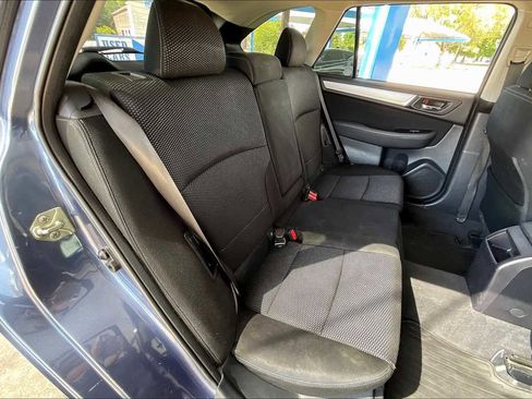 Used 2017 Subaru Outback 2.5i Premium image 19