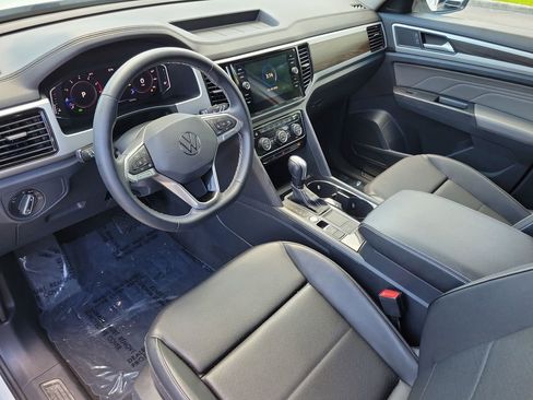 Used 2023 Volkswagen Atlas SE w/ Black Wheel Package FWD image 23
